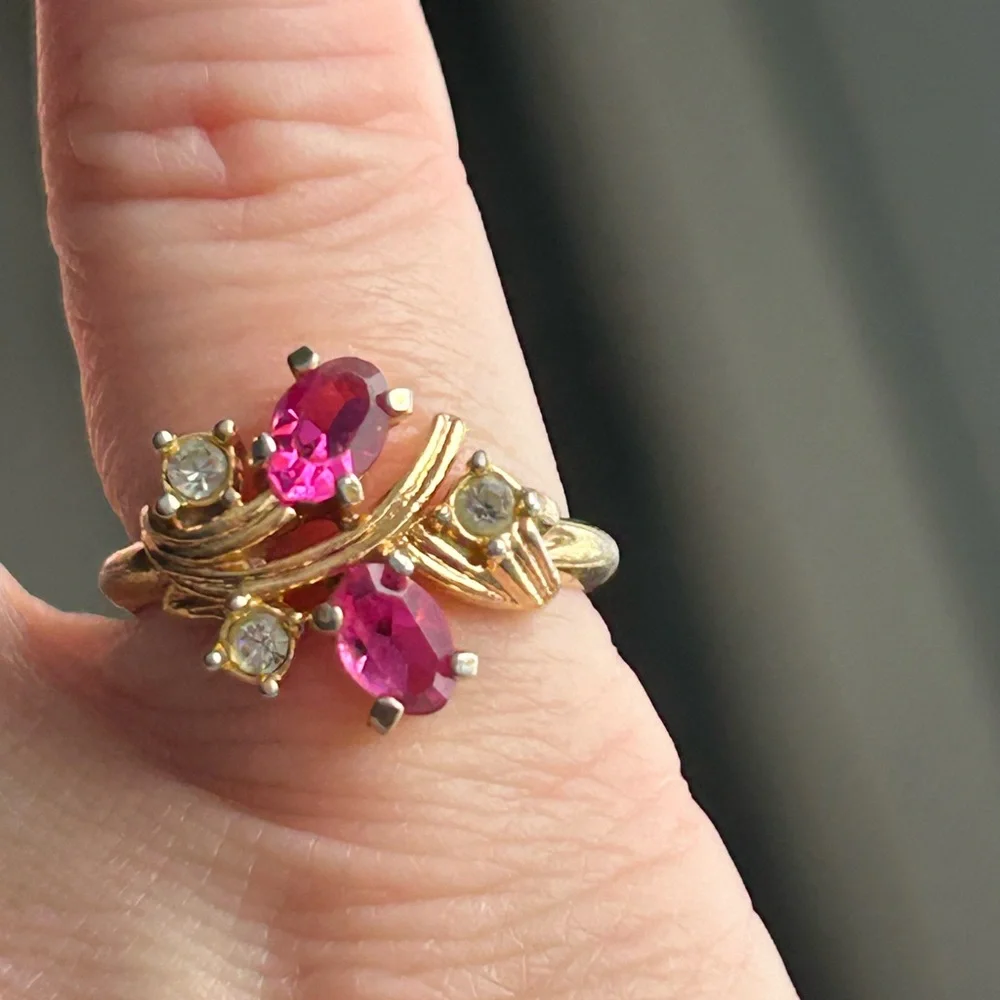 4/$50 Elegant Gold and Pink Gemstone Ring size 4 1/2 - Picture 5 of 9